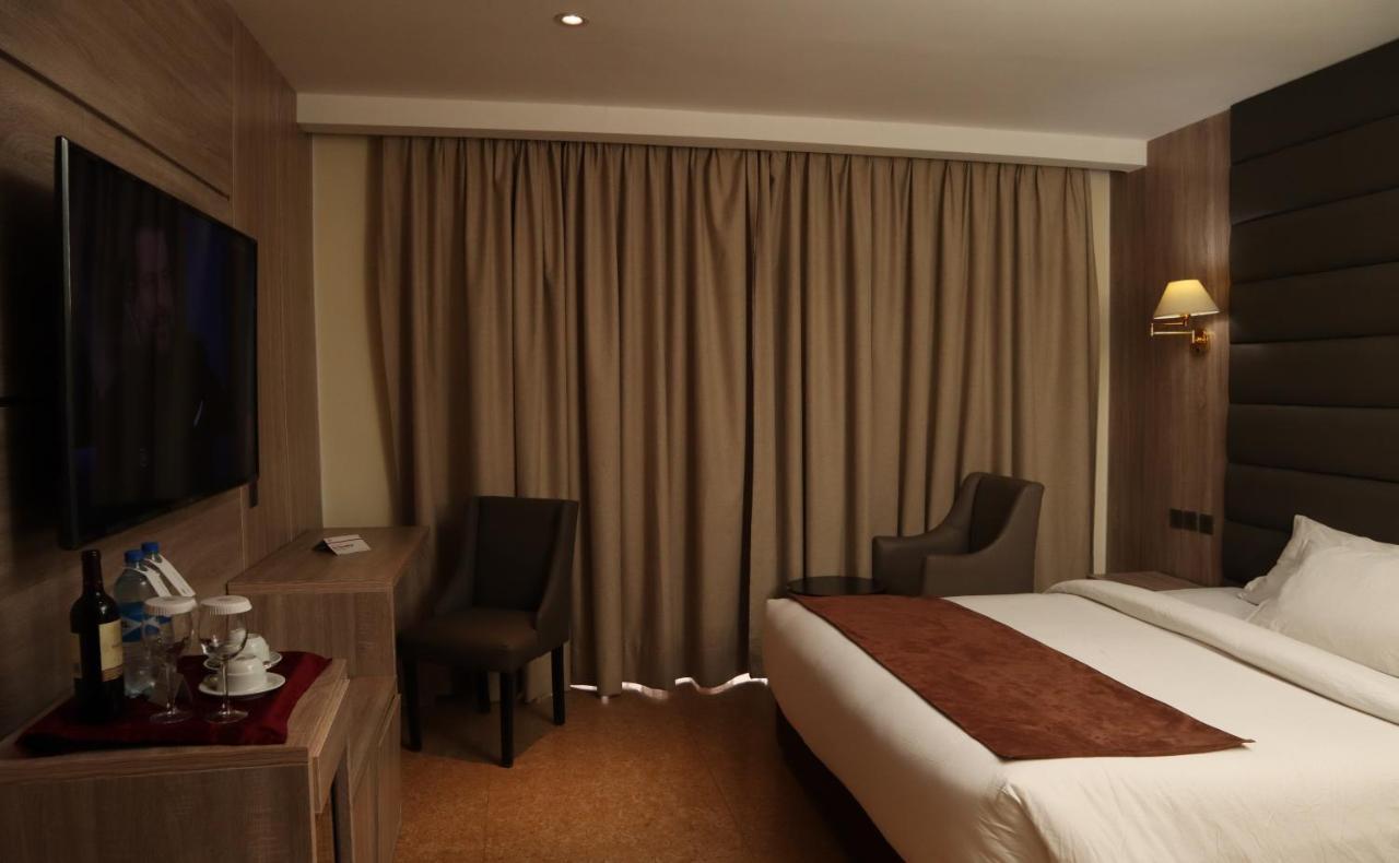 Monty Suites Calabar Kültér fotó