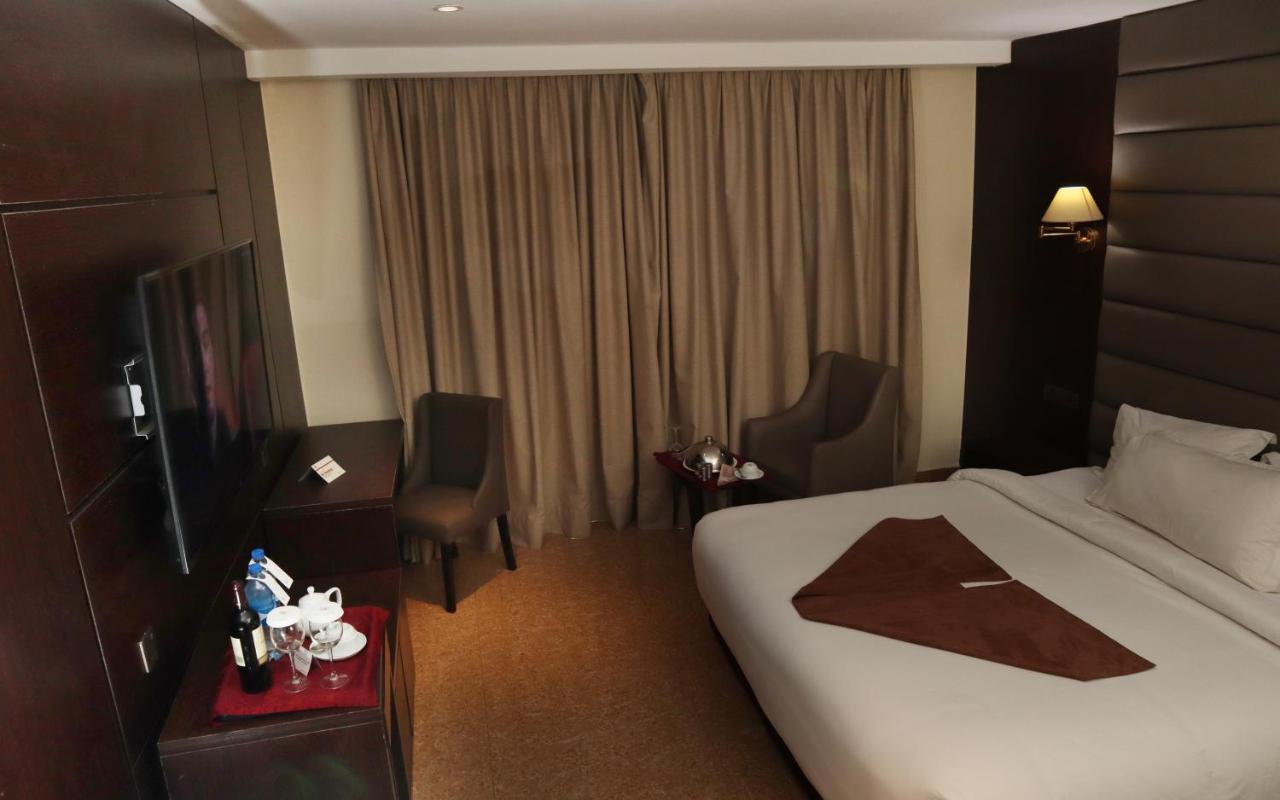 Monty Suites Calabar Kültér fotó
