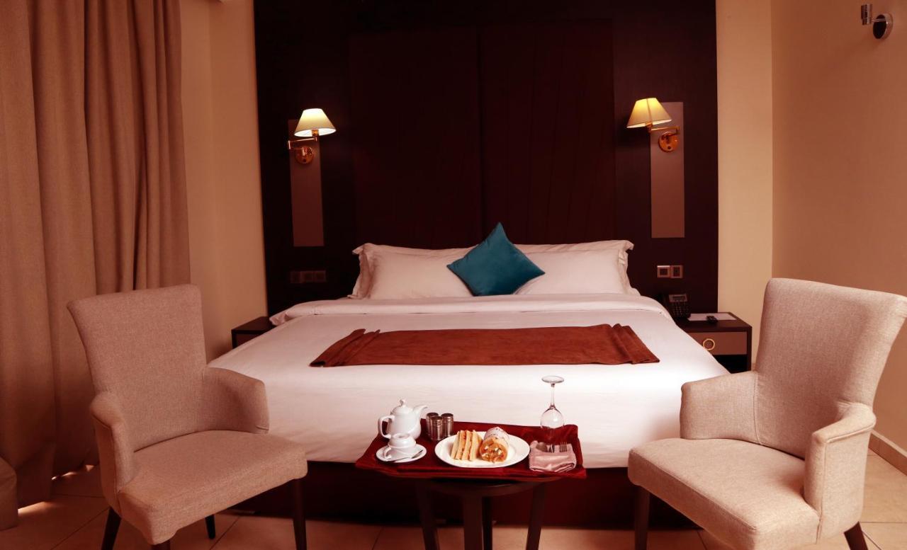 Monty Suites Calabar Kültér fotó
