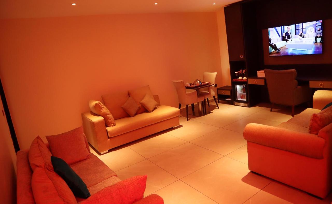 Monty Suites Calabar Kültér fotó